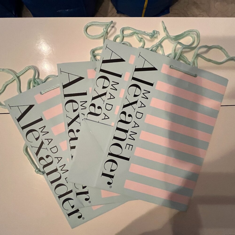 Madame Alexander Large Shopping Bags (Set of 4) (Great Condition - RARE) (p/s/x)